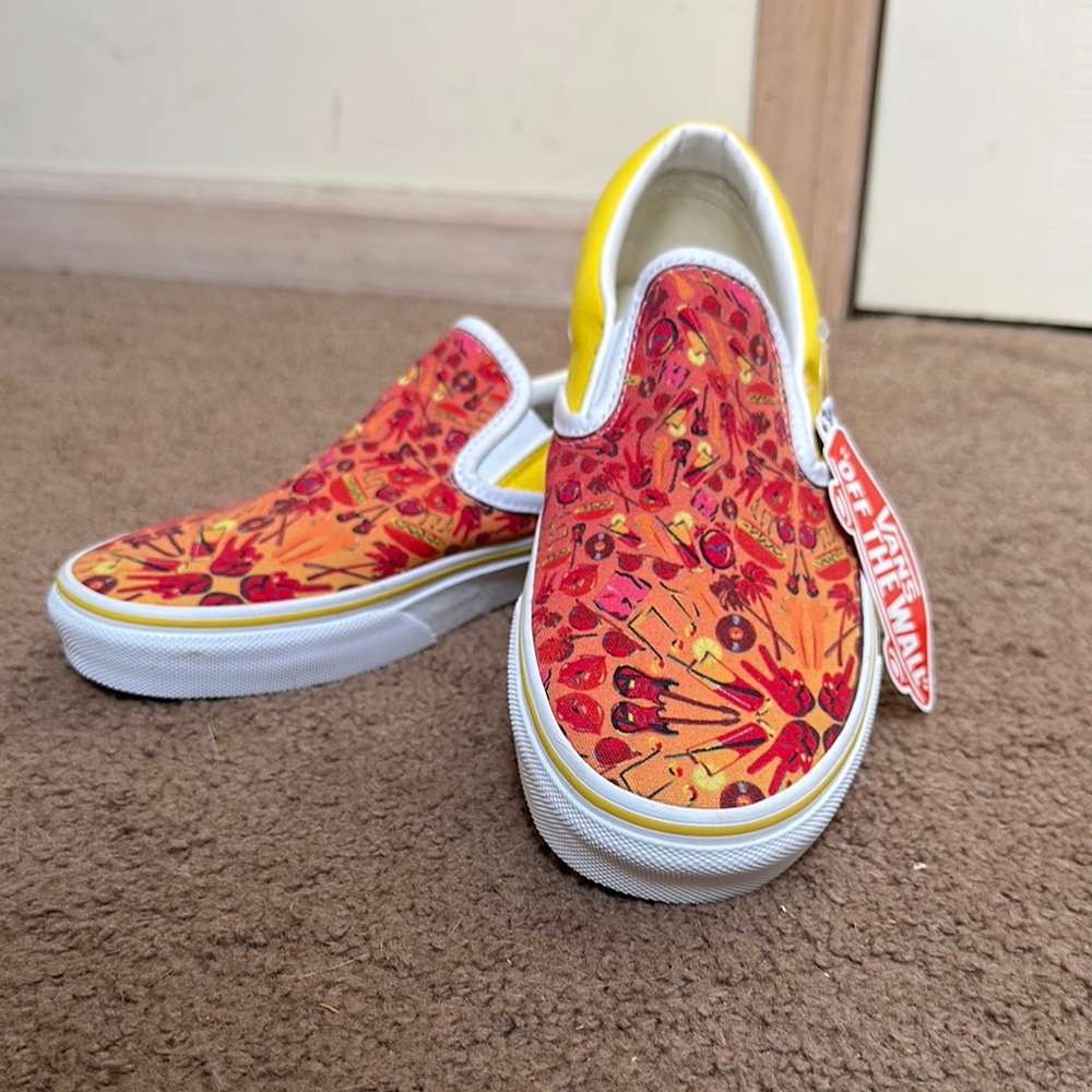 🎨🔥 Custom Vans Slip-Ons – Music-Inspired – Brand New with Tags! 🔥🎨